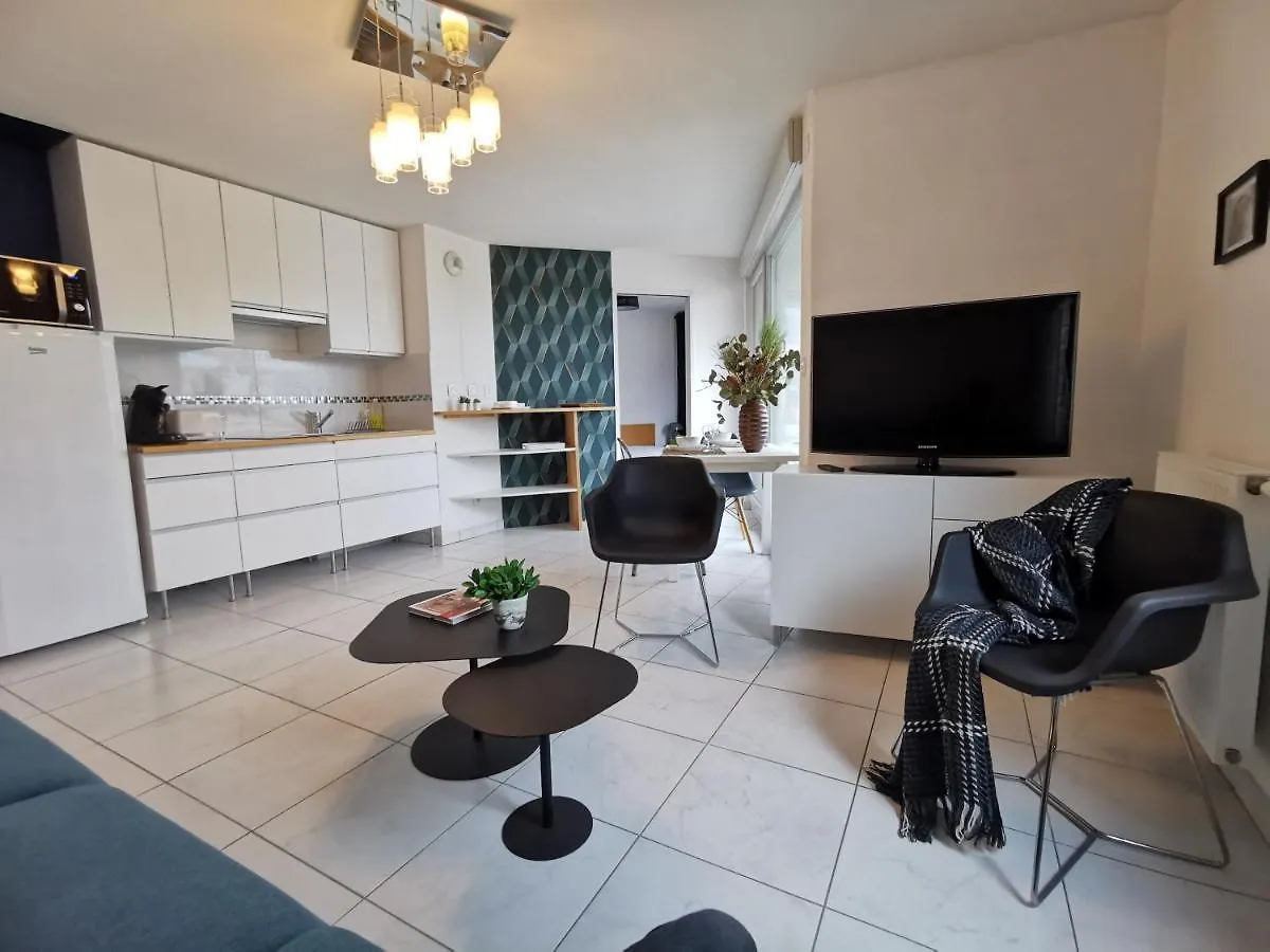 Cote Gare - Gare - Centre-Ville - Parking - Netflix - Wifi - Disney+ - Terrasse Άννεσι