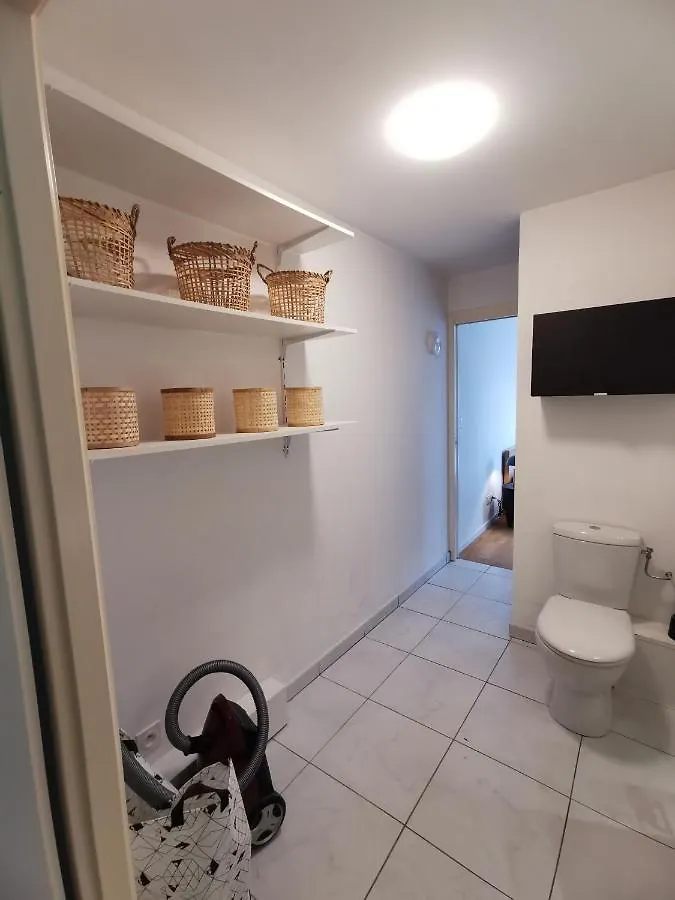 Cote Gare - Gare - Centre-Ville - Parking - Netflix - Wifi - Disney+ - Terrasse Άννεσι 0*,